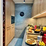 Alpine With Ac, Garden Terrace And Much Privacy *