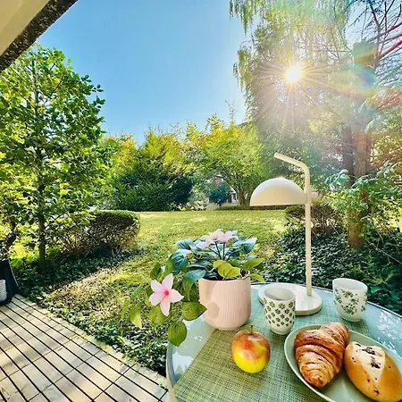 New, With Garden Terrace And Much Privacy *