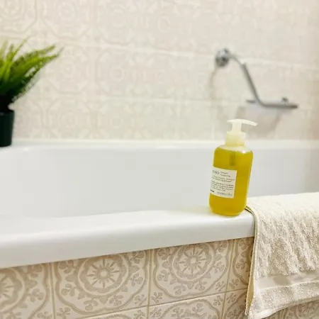 Alpine With Ac, Garden Terrace And Much Privacy Zurique