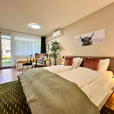 Alpine With Ac, Garden Terrace And Much Privacy *