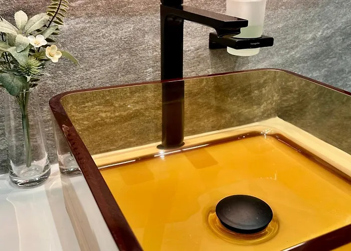 דירה Alpine With Ac, Garden Terrace And Much Privacy ציריך