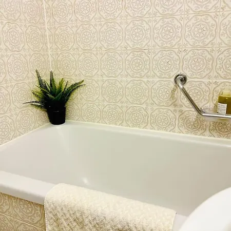 Alpine With Ac, Garden Terrace And Much Privacy *