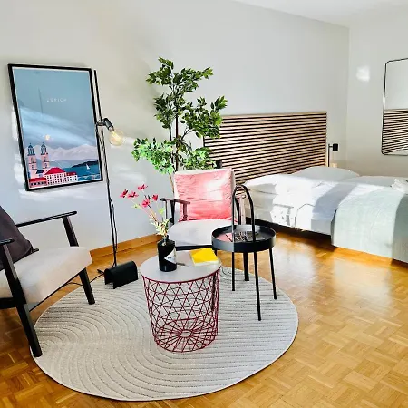 דירה Alpine With Ac, Garden Terrace And Much Privacy *