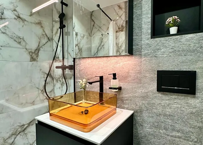 Апартаменты Alpine With Ac, Garden Terrace And Much Privacy