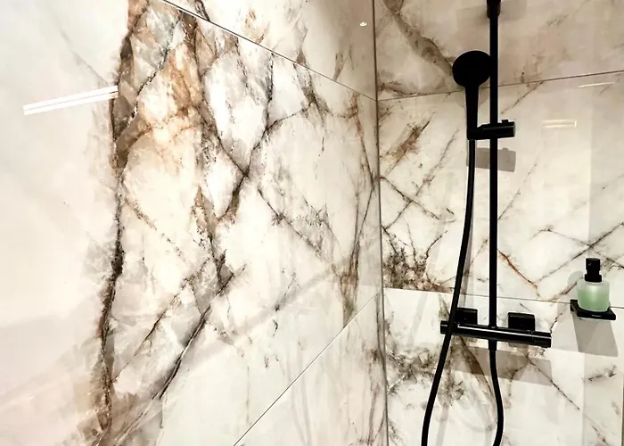 Апартаменты Alpine With Ac, Garden Terrace And Much Privacy Цюрих