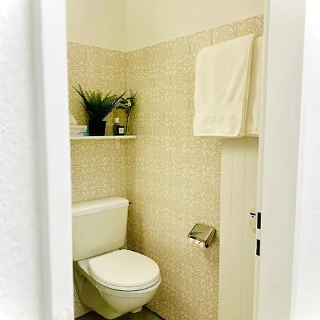 Alpine With Ac, Garden Terrace And Much Privacy Lägenhet