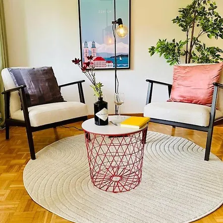 New, With Garden Terrace And Much Privacy Lejlighed *