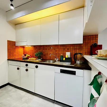 Alpine With Ac, Garden Terrace And Much Privacy Lägenhet