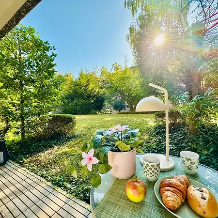 New, With Garden Terrace And Much Privacy *