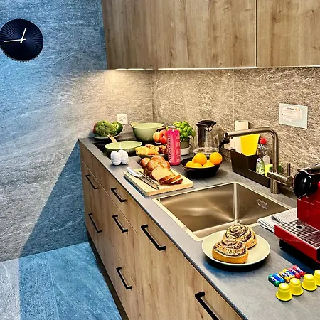 Апартаменти Alpine With Ac, Garden Terrace And Much Privacy Цюрих